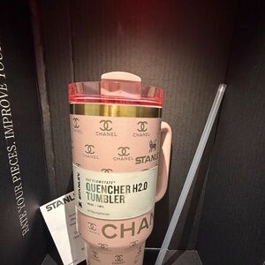 Stanley  Pink Quencher H2.0 Tumbler